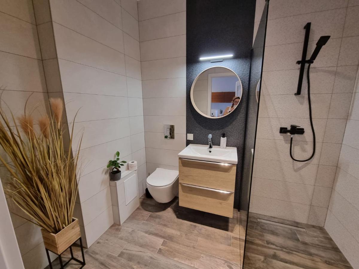 Apple Apartments - Gdanska Prywatne Miejsce Parkingowe Łódź Extérieur photo